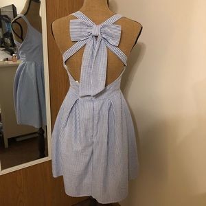 Bow dress